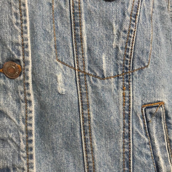 FOREVER 21 Distressed Denim Jacket Light-wash Blue - Picture 6 of 11